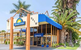 Days Inn Airport Center Lax